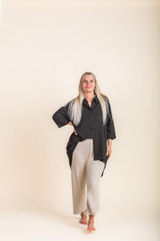 Woman - Bamboo Luxe Linen Oversized Shirt- Black Linen Shirt Halo & Horns 